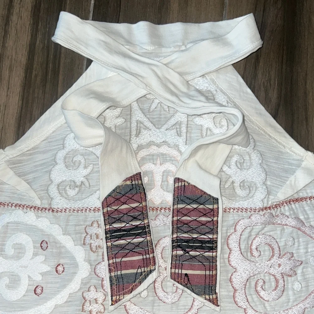 Unique🌵 Free People Adorn Me Embroidered Halter Top Medium Ivory/Brown/Peach - Picture 10 of 16